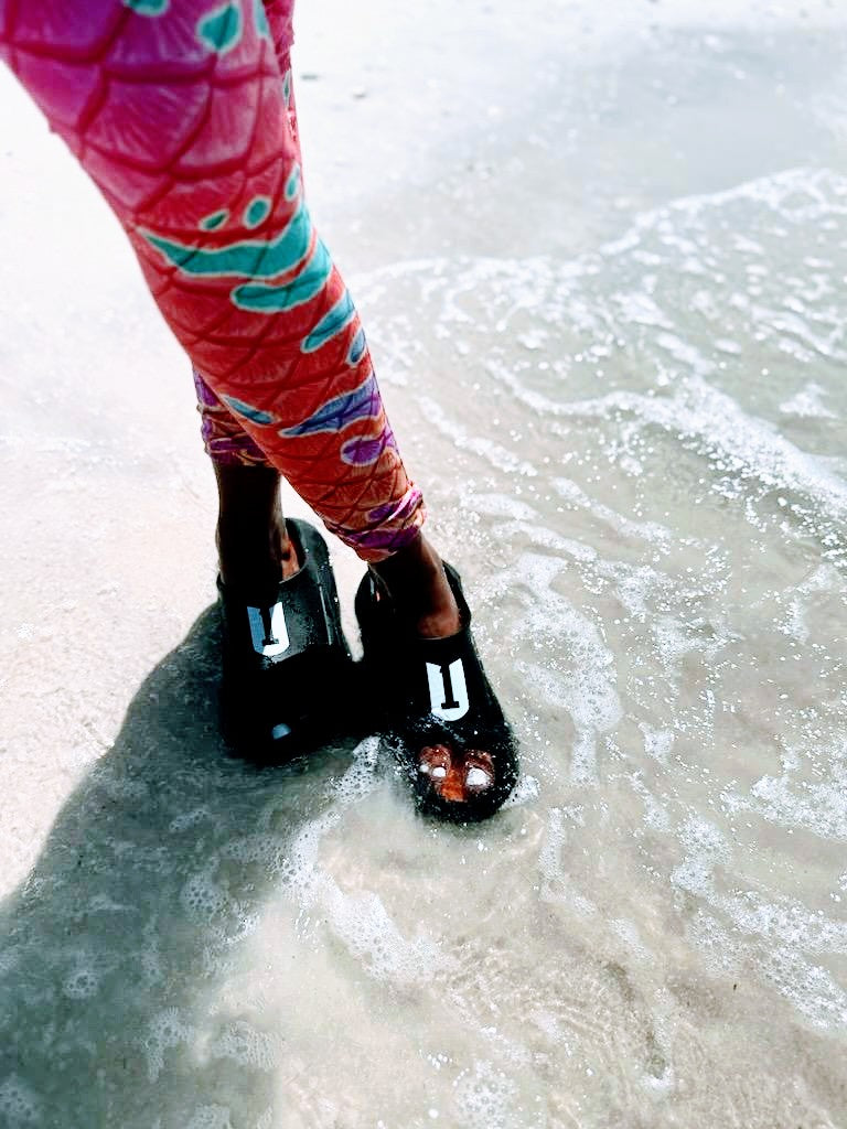 Unisex Sliders